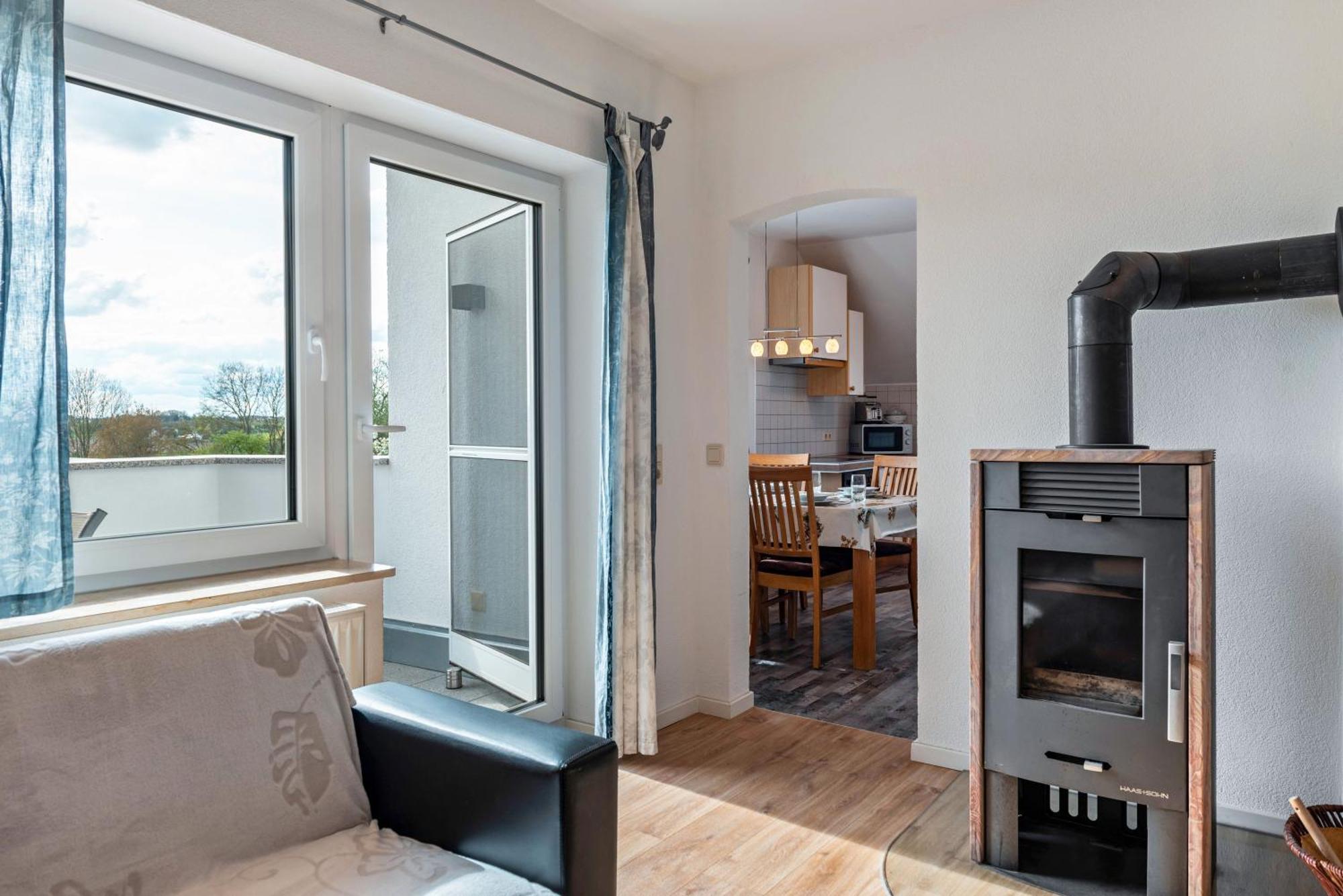 Arnold Laubbach Apartment Ostrach Екстериор снимка