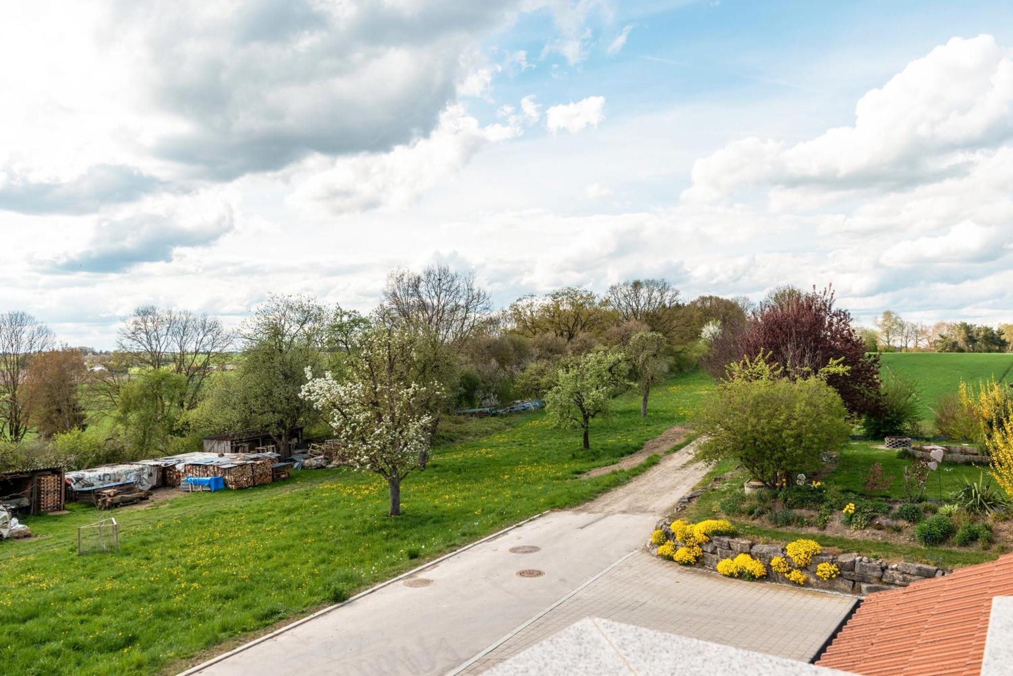 Arnold Laubbach Apartment Ostrach Екстериор снимка